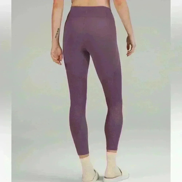 NWT Lululemon LAB NULU embossed Yoga tight 25” size 2 NWT - Picture 5 of 8